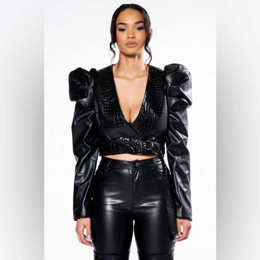 FIND LOVE WRAP PLEATHER JACKET SEXY TOP